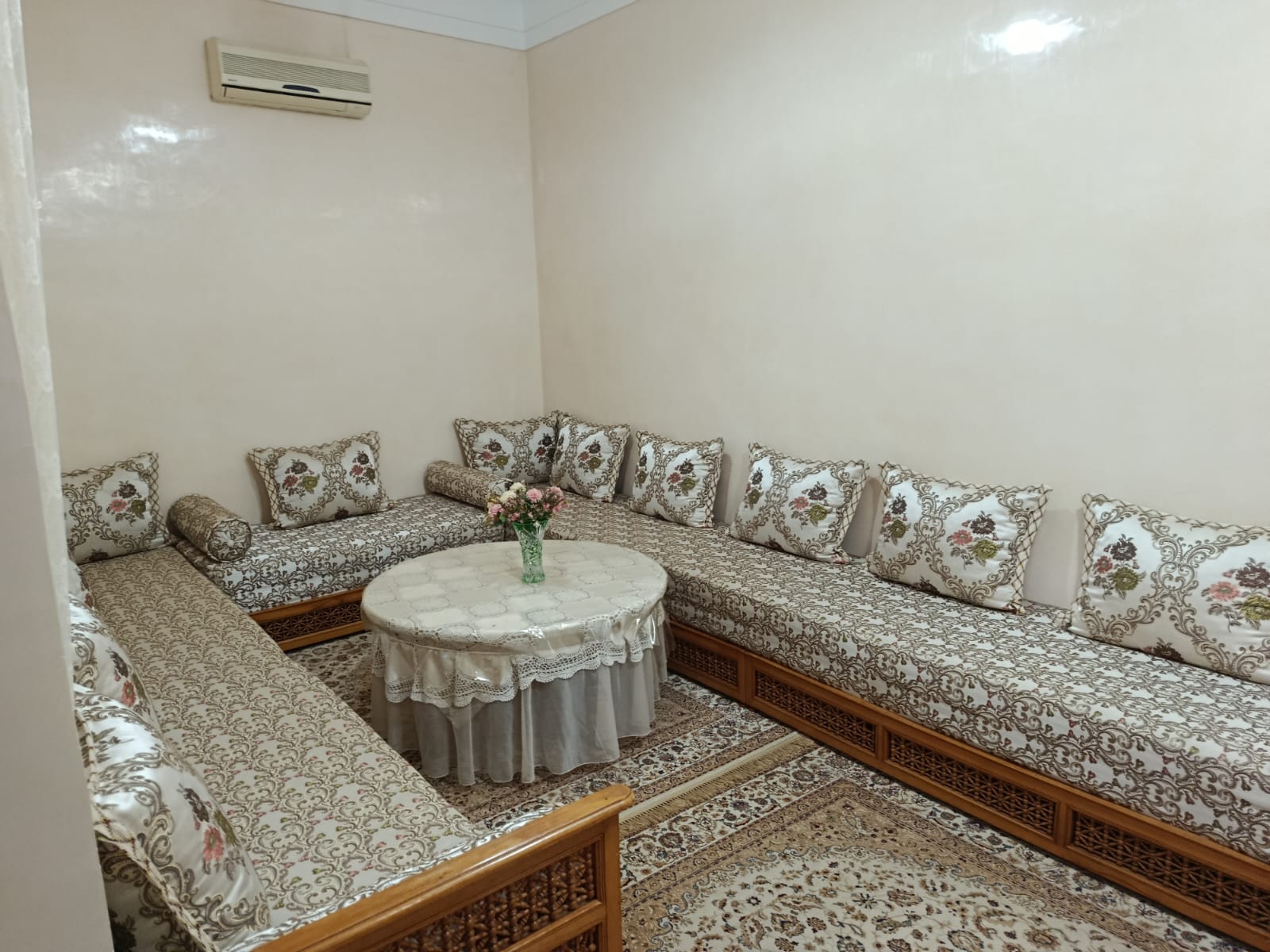 Riad 170m2 a rénové arts ghzail