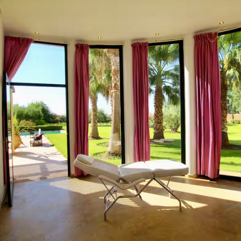 Très beau domaine de 12000 m2, villa 4 suites