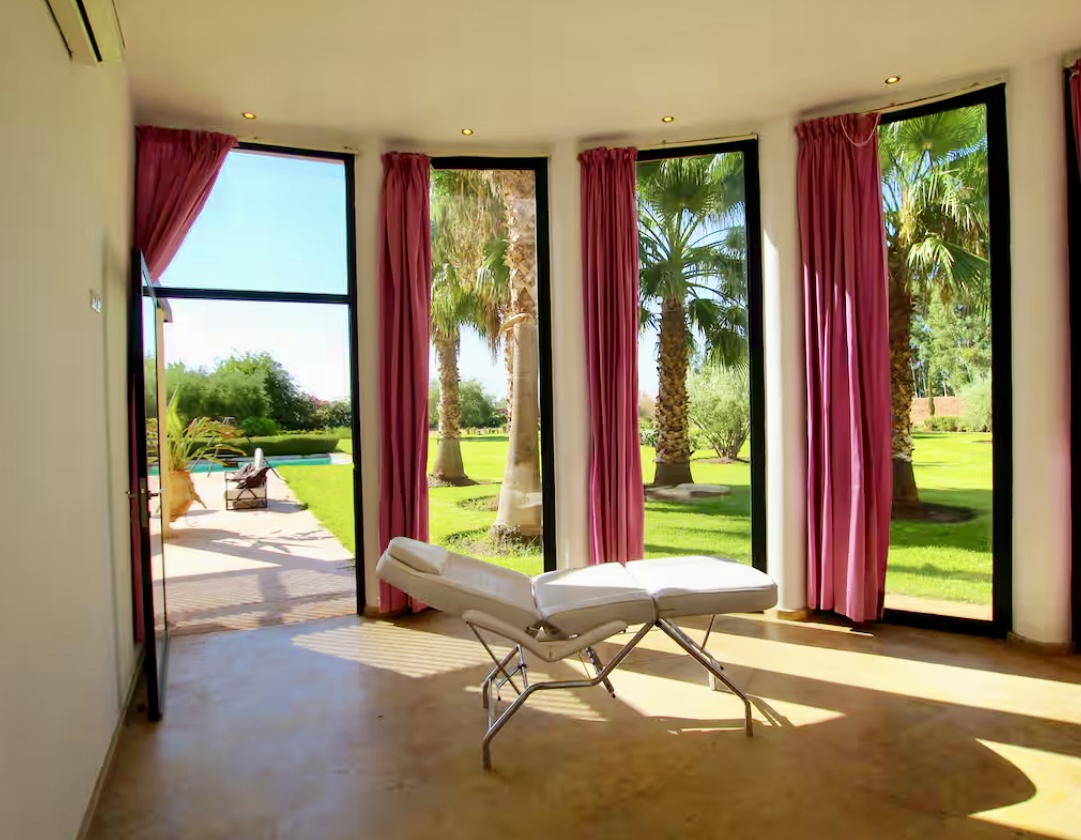 Très beau domaine de 12000 m2, villa 4 suites