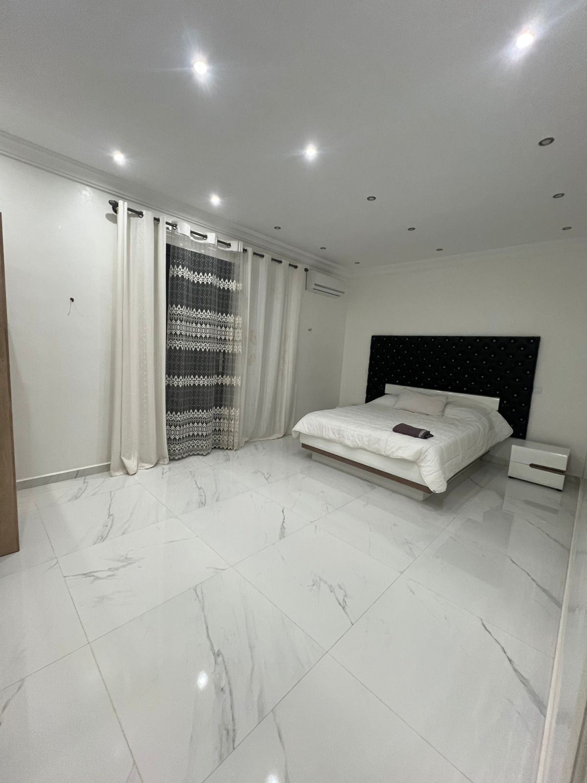 Villa à Vendre Km 18 Route d’ourika – 5 Suites