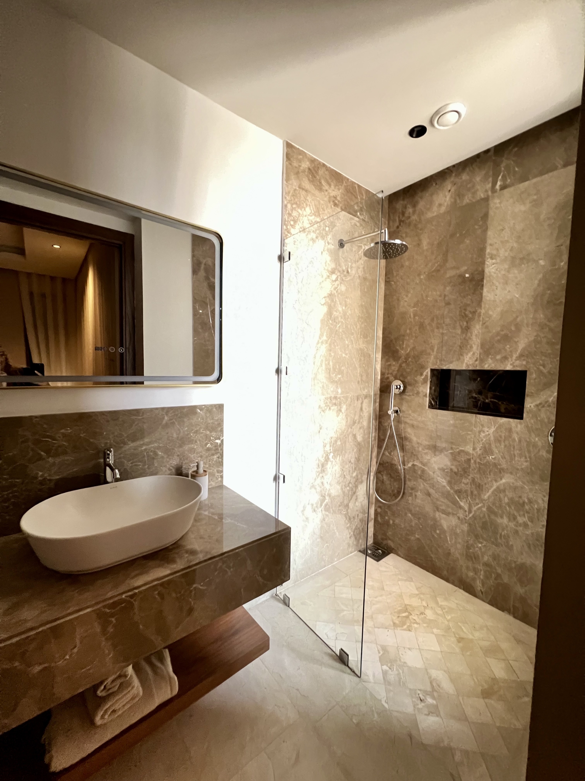 Villa 320m² 4 suites avec ascenseur Route d&rsquo;Amizmiz