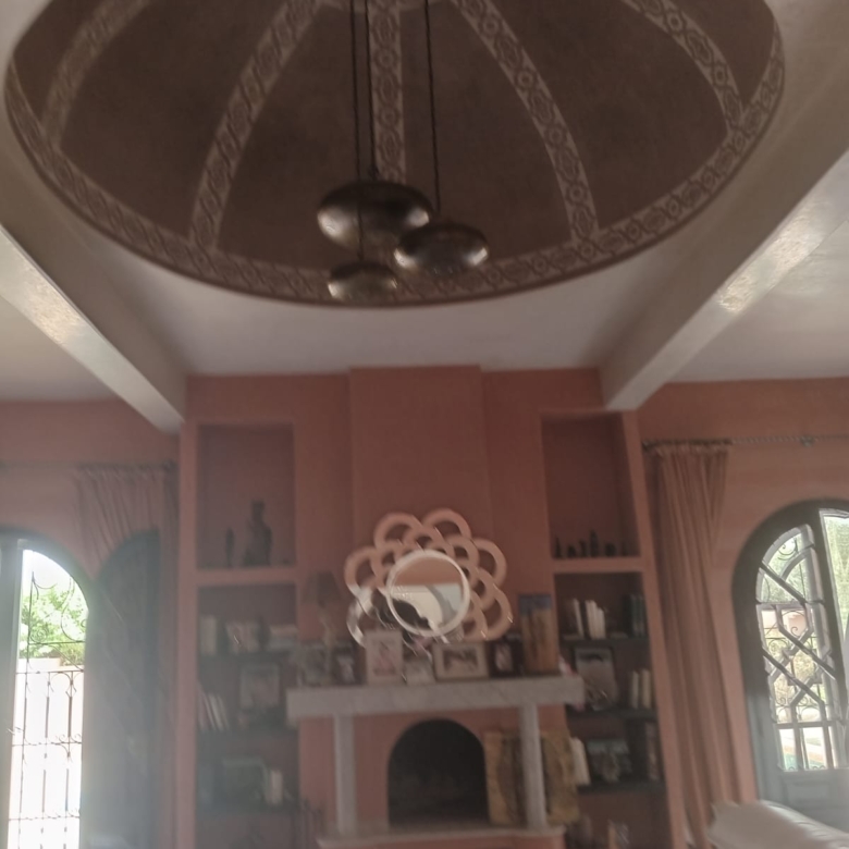 Villa route fez 550m2 Urgent