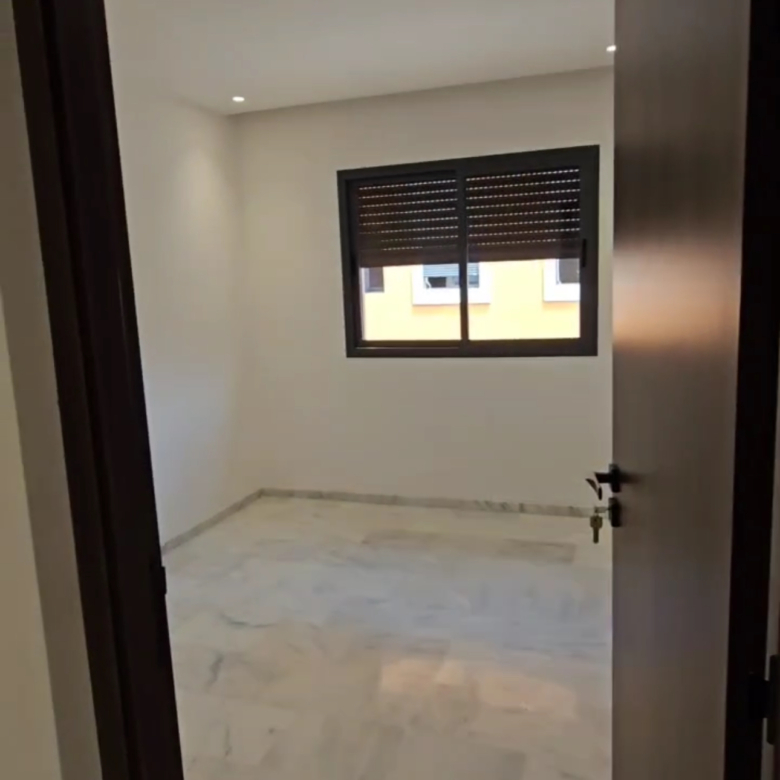 Appartement 84m² – 2 chambres – Quartier Bouaakaz