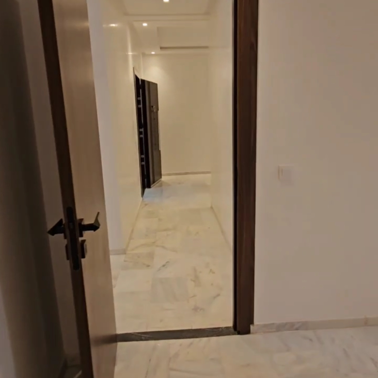 Appartement 84m² – 2 chambres – Quartier Bouaakaz