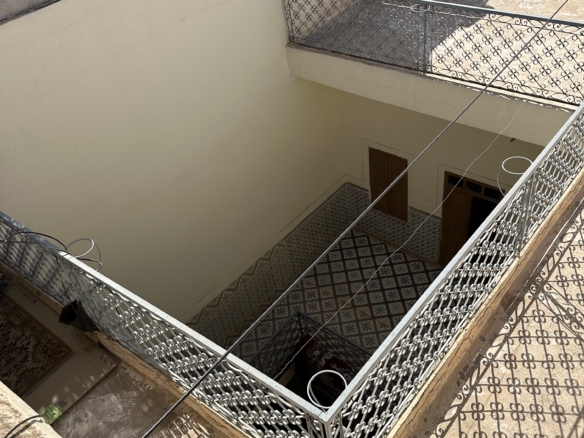 Riad Melkia 94m2 à rénover – à côté du parking Riad Laarouss