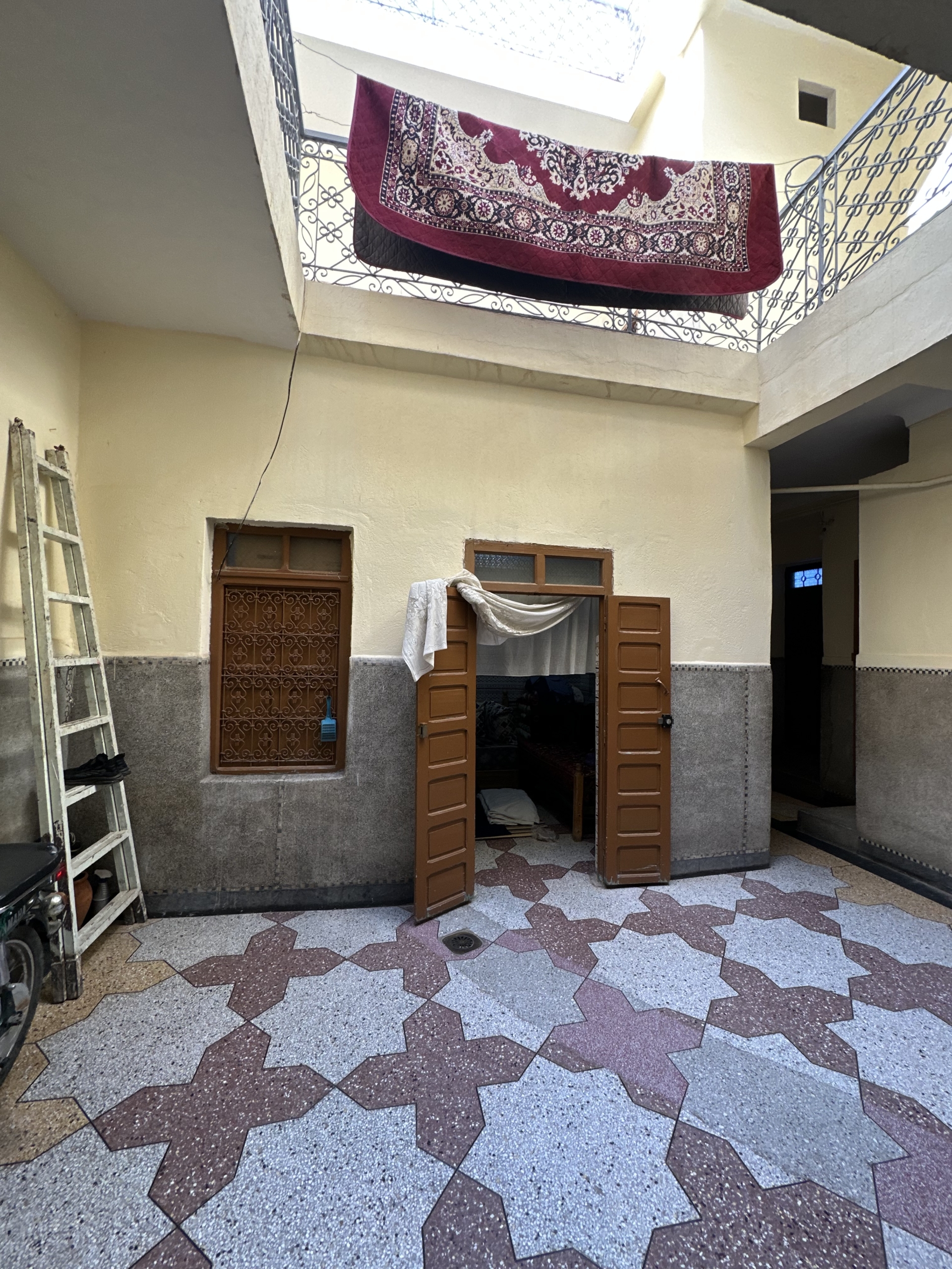 Riad Melkia 94m2 à rénover – à côté du parking Riad Laarouss