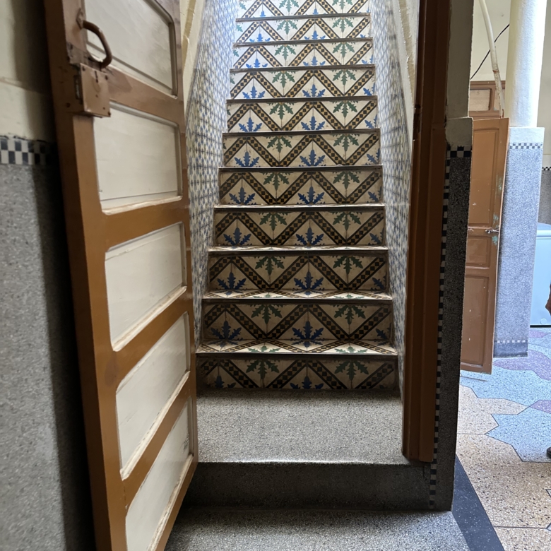 Riad Melkia 94m2 à rénover – à côté du parking Riad Laarouss