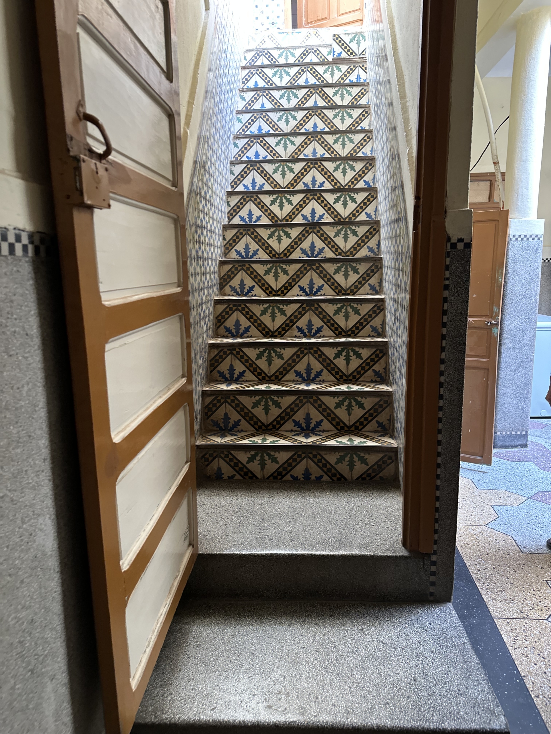 Riad Melkia 94m2 à rénover – à côté du parking Riad Laarouss