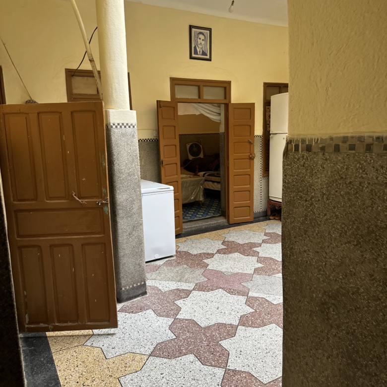 Riad Melkia 94m2 à rénover – à côté du parking Riad Laarouss