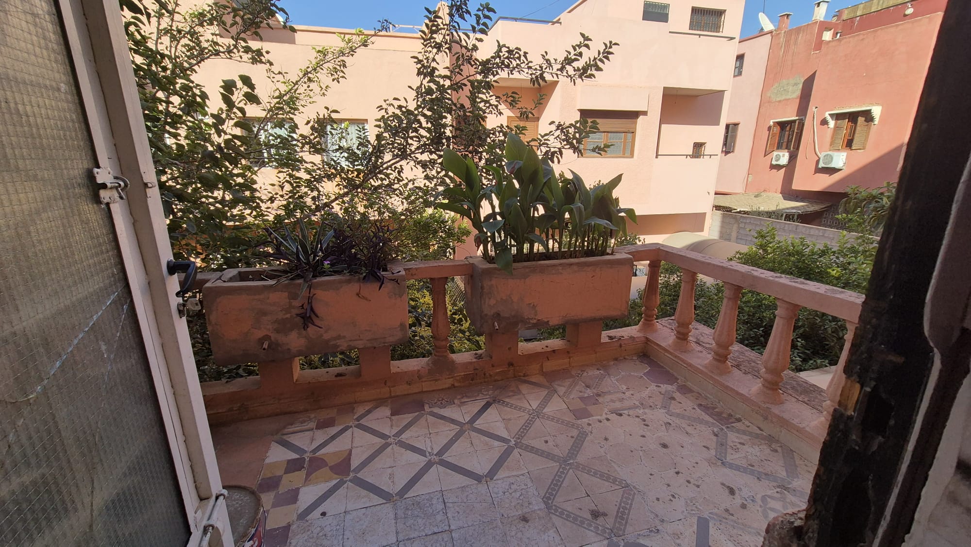 Villa beldi mitoyenne titrée, à rénover, idéal investisseur/ 300m2