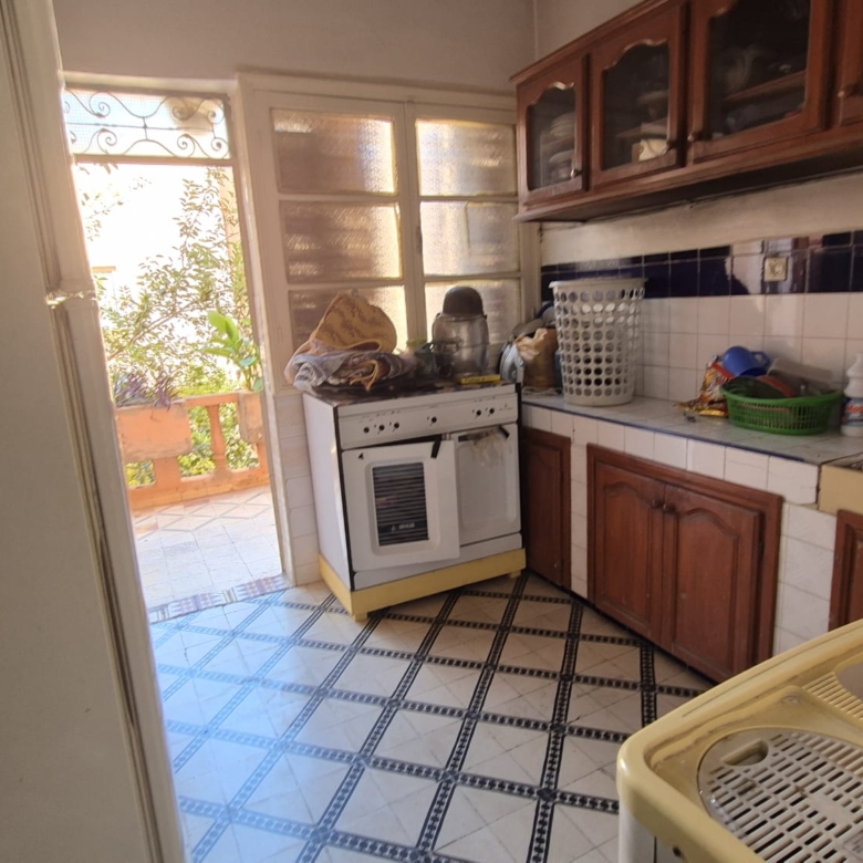 Villa beldi mitoyenne titrée, à rénover, idéal investisseur/ 300m2