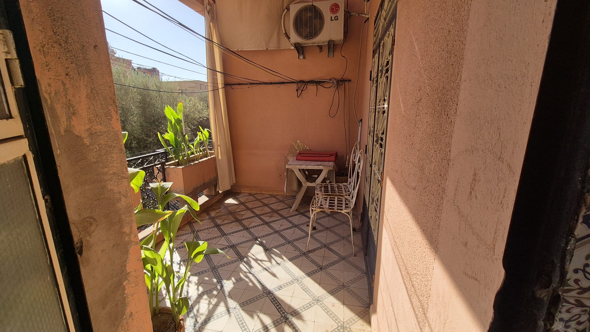 Villa beldi mitoyenne titrée, à rénover, idéal investisseur/ 300m2