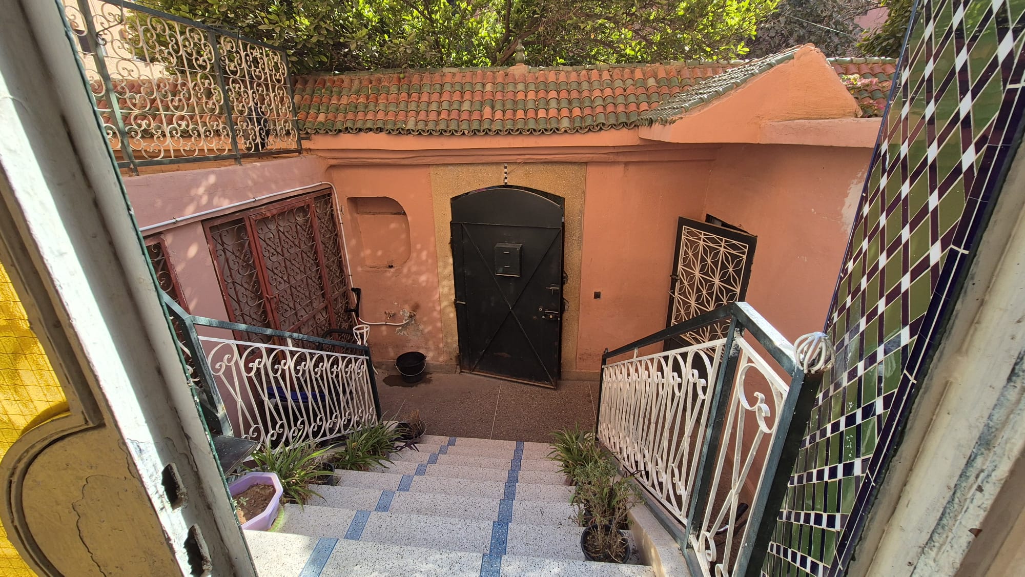Villa beldi mitoyenne titrée, à rénover, idéal investisseur/ 300m2