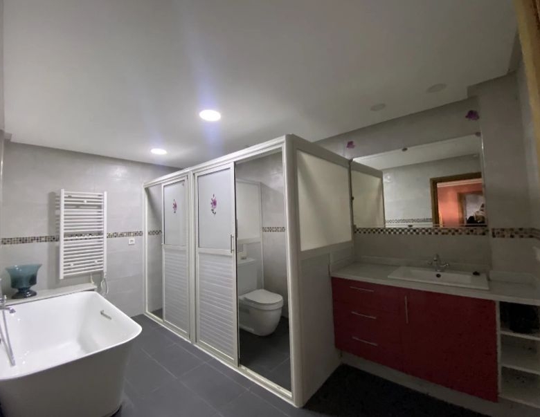Riad 123m² Titré 5ch à rénover – Quartier Sidi Mimoun