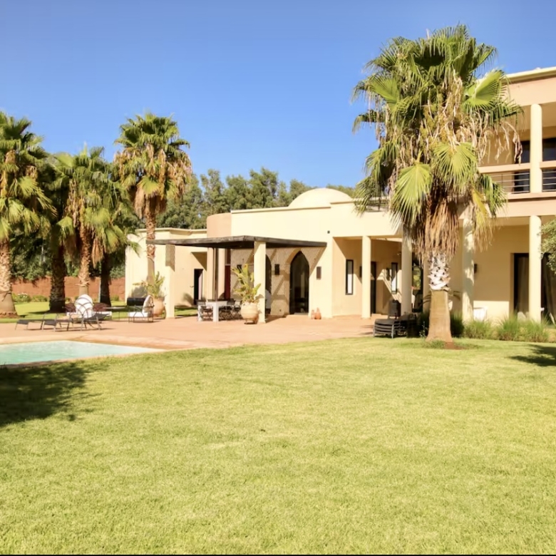 Très beau domaine de 12000 m2, villa 4 suites