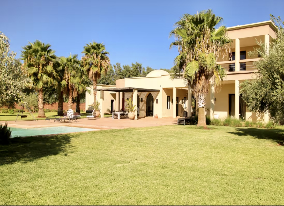Très beau domaine de 12000 m2, villa 4 suites