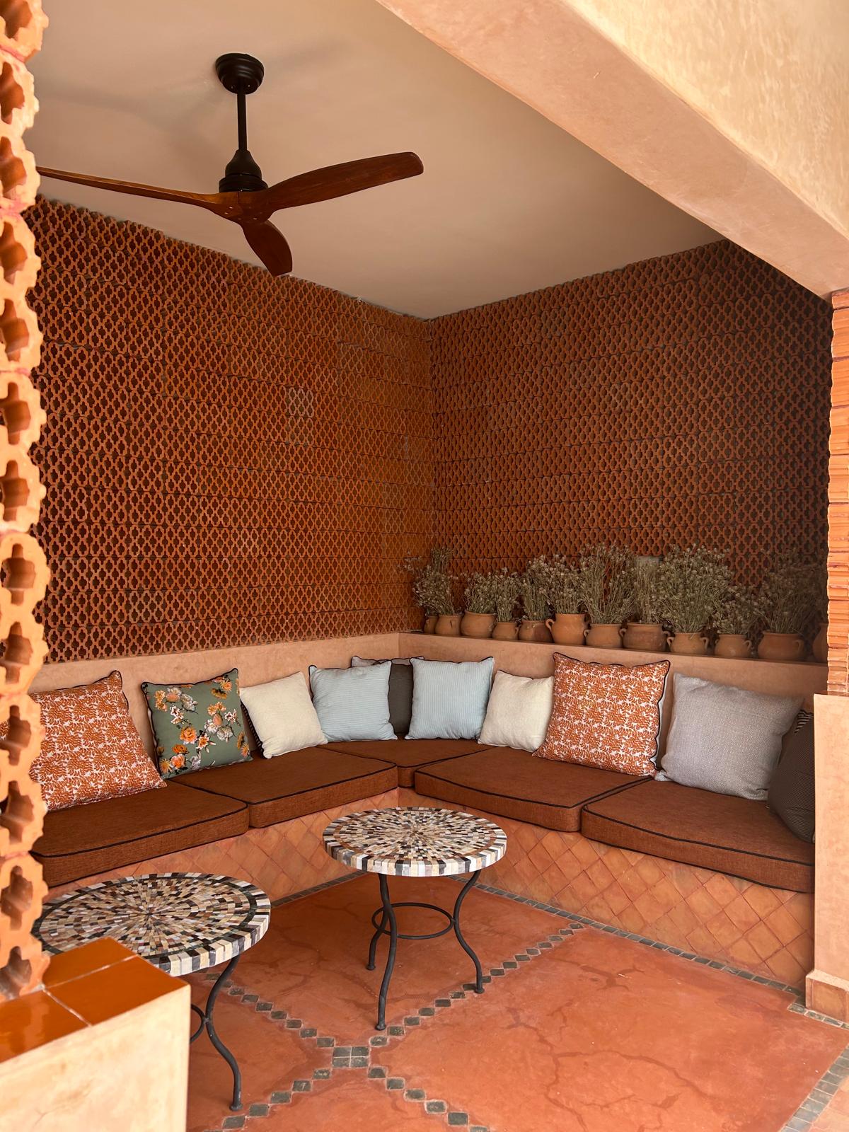 Riad titré de 160 m² au sol – Piscine chauffée – Quartier Laâgza, proche Riad Laarouss