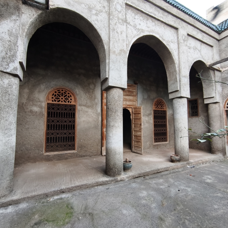 Rare ! Grand riad titré à finir sur 400m2