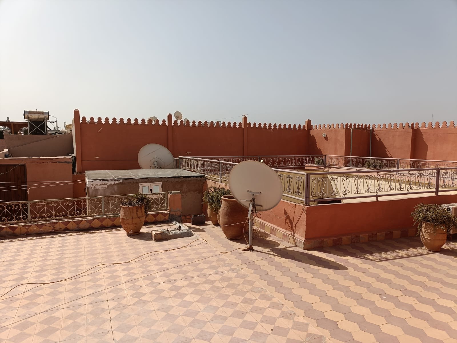 Riad 269m² Titré 13 suites – Quartier Kennaria