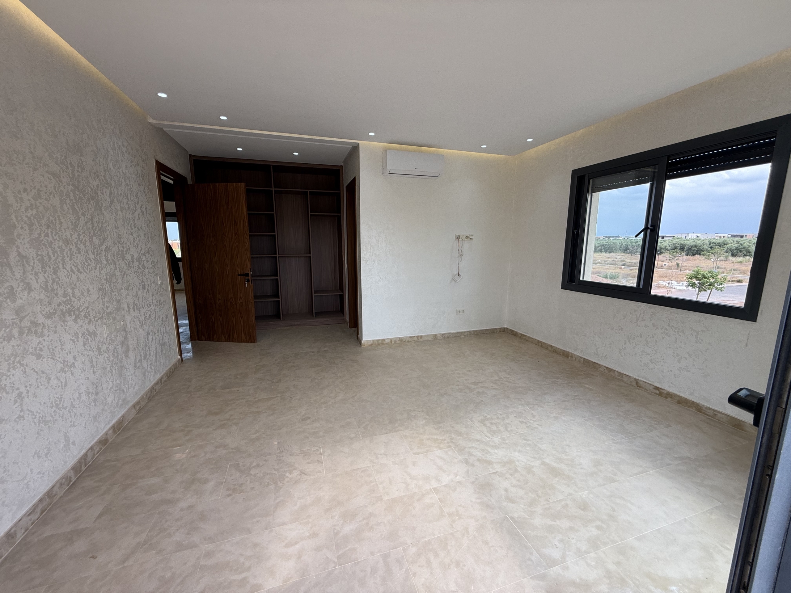 Villa contemporaine avec 4 suites & sous-sol – Akenza Villa