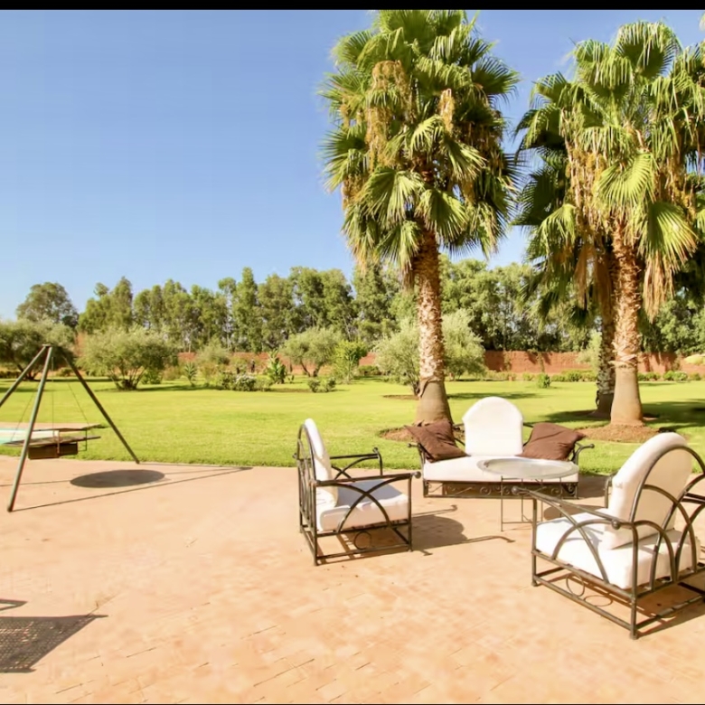 Très beau domaine de 12000 m2, villa 4 suites