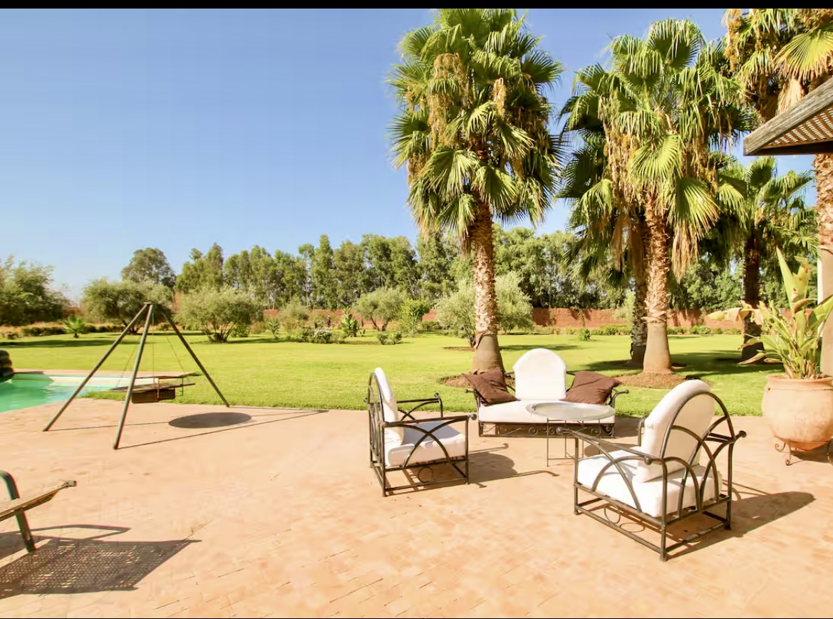 Très beau domaine de 12000 m2, villa 4 suites