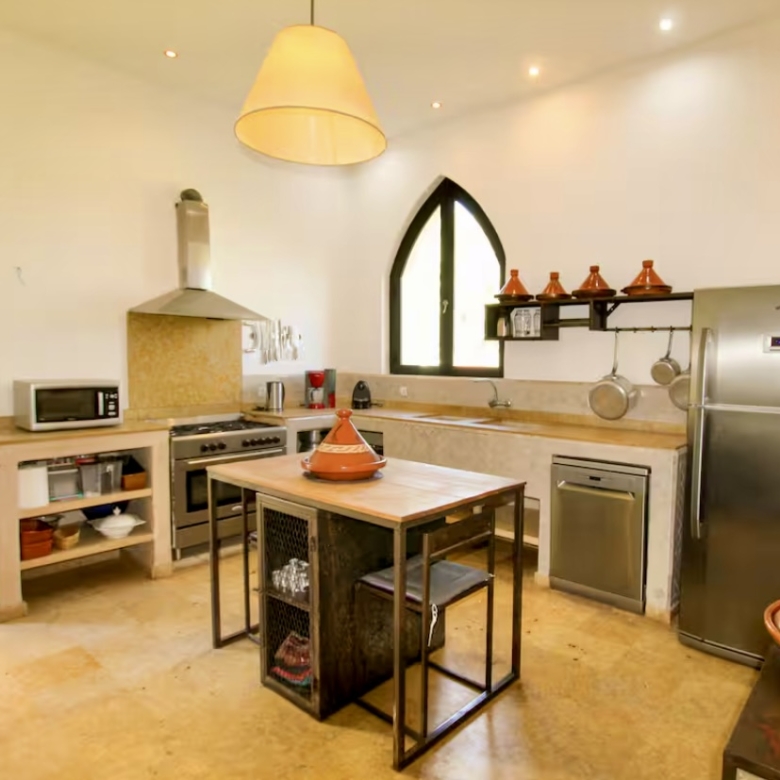 Très beau domaine de 12000 m2, villa 4 suites