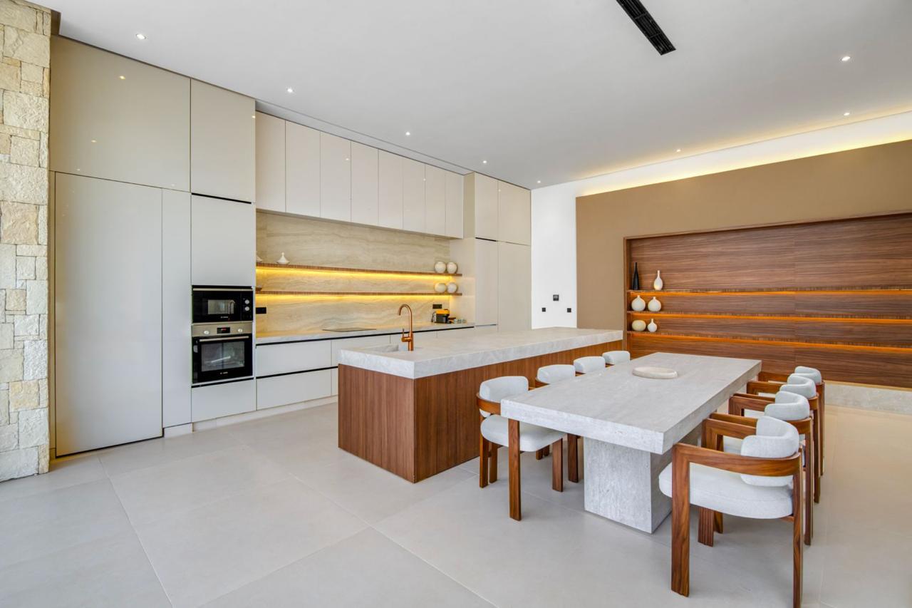 Villa luxueuse Meublée à Vendre – Route de Fès, Km 13