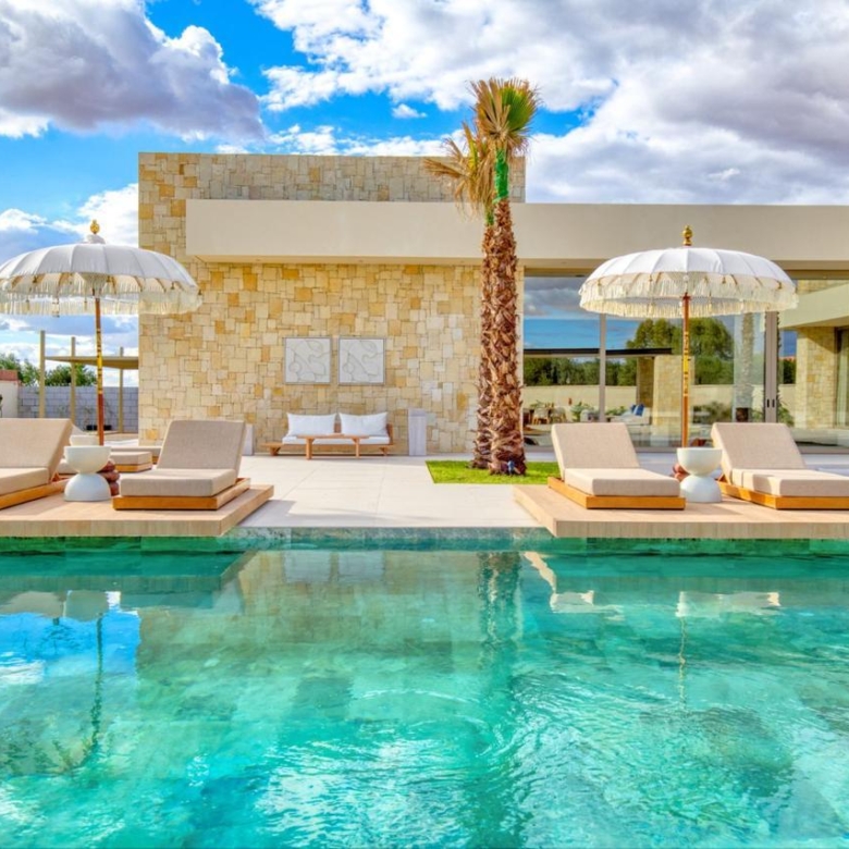 Villa luxueuse Meublée à Vendre – Route de Fès, Km 13