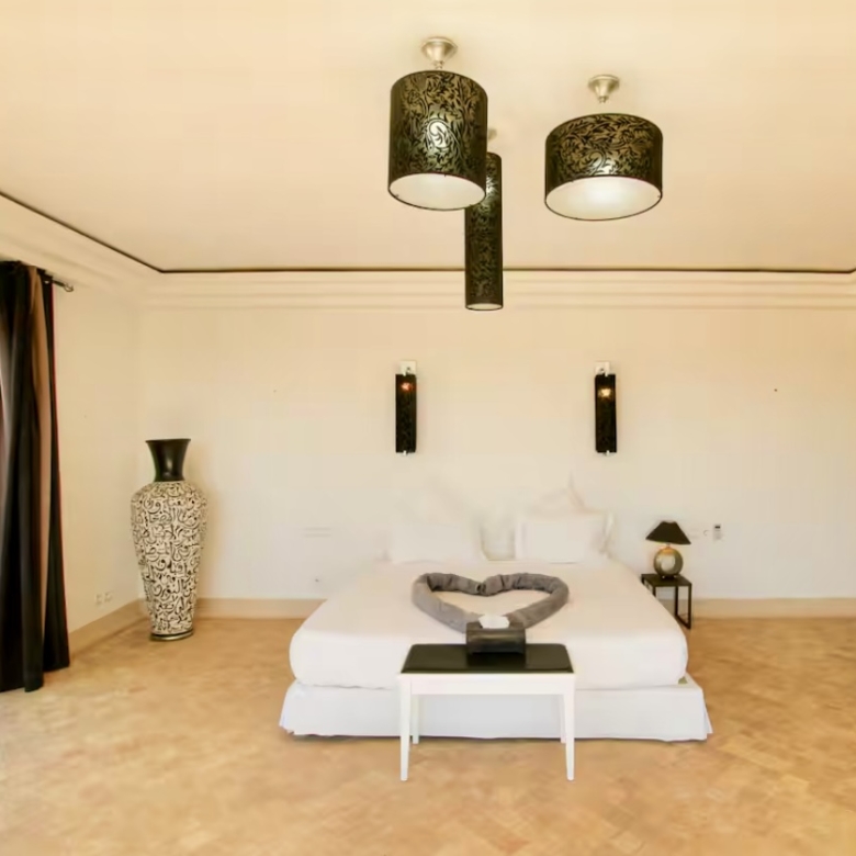 Très beau domaine de 12000 m2, villa 4 suites