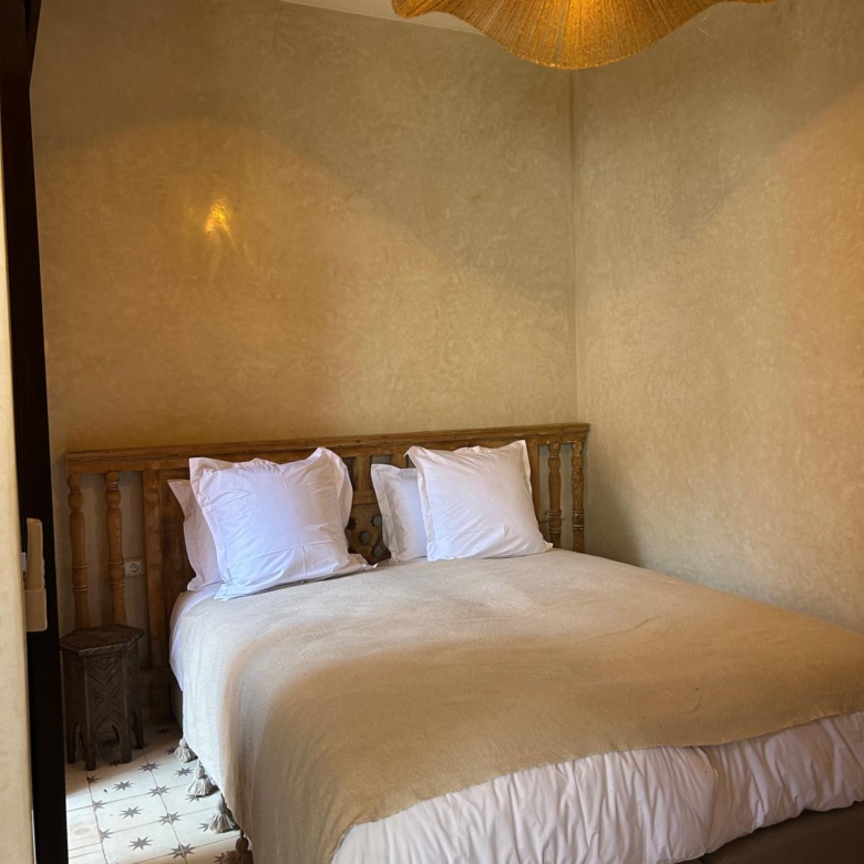 Riad titré de 160 m² au sol – Piscine chauffée – Quartier Laâgza, proche Riad Laarouss