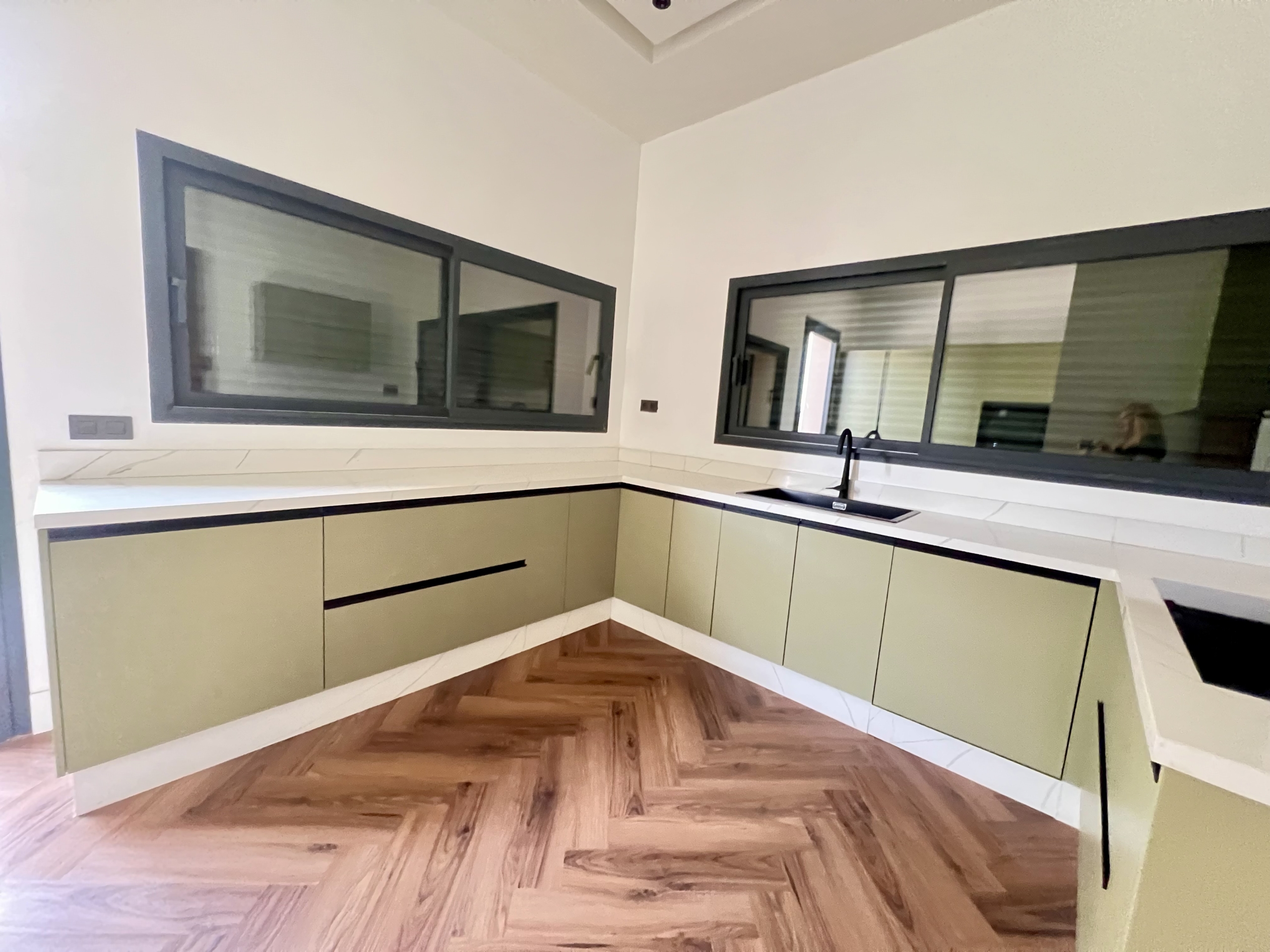 Villa 320m² 4 suites avec ascenseur Route d&rsquo;Amizmiz