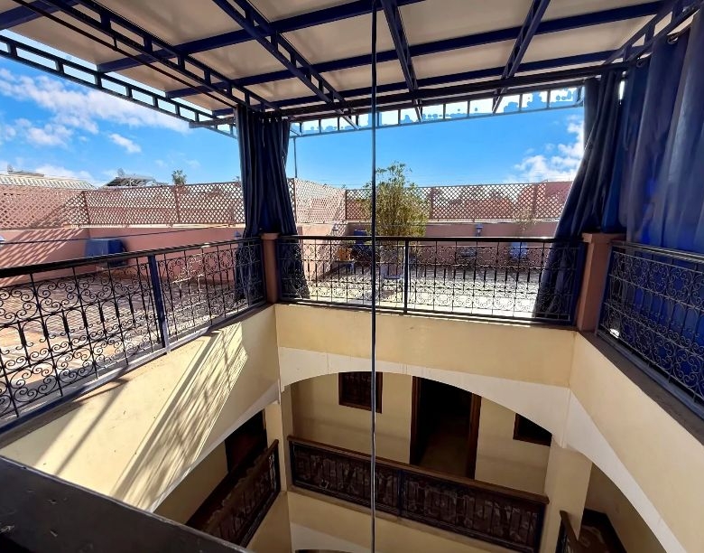 Riad 123m² Titré 5ch à rénover – Quartier Sidi Mimoun