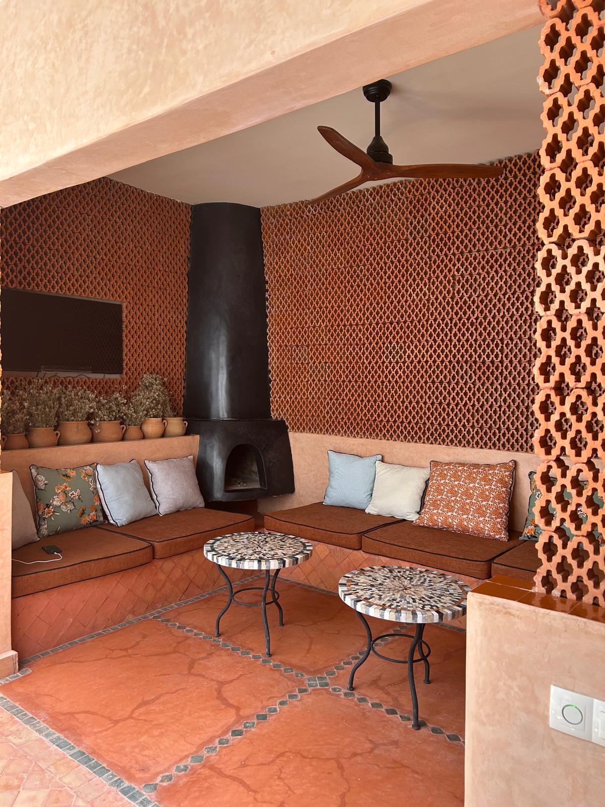 Riad titré de 160 m² au sol – Piscine chauffée – Quartier Laâgza, proche Riad Laarouss