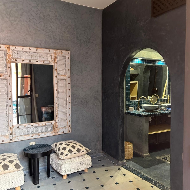 Riad titré de 160 m² au sol – Piscine chauffée – Quartier Laâgza, proche Riad Laarouss