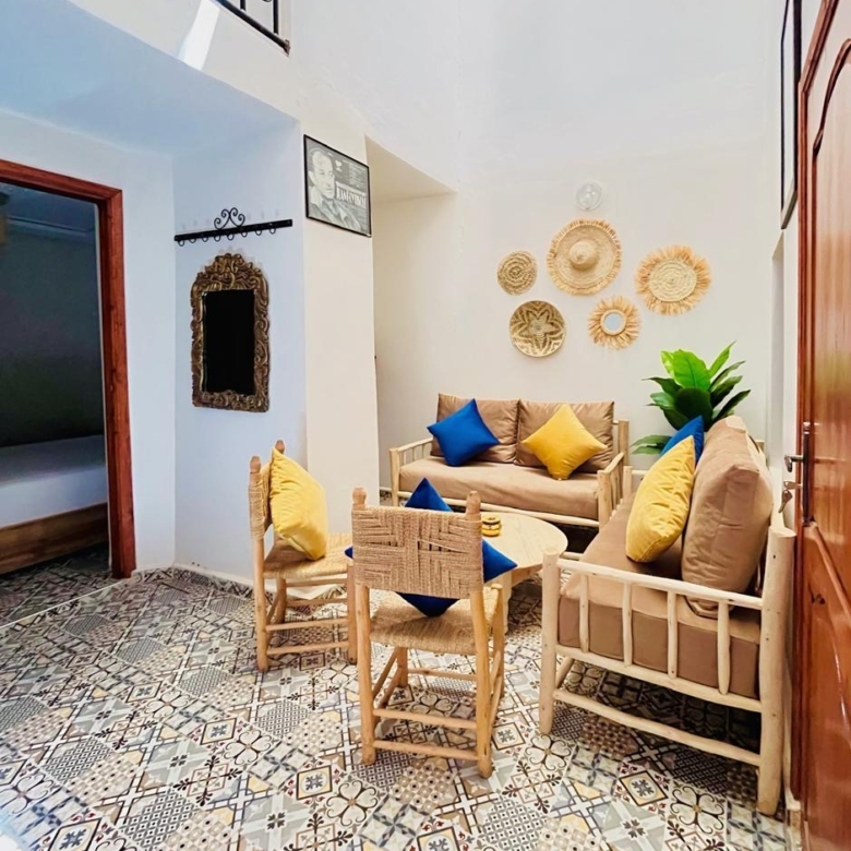 Riad 269m² Titré 13 suites – Quartier Kennaria