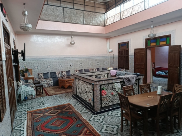 Riad 170m2 a rénové arts ghzail
