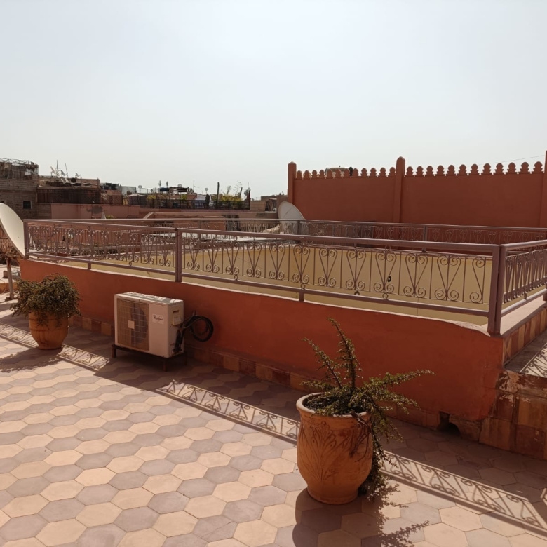 Riad 269m² Titré 13 suites – Quartier Kennaria