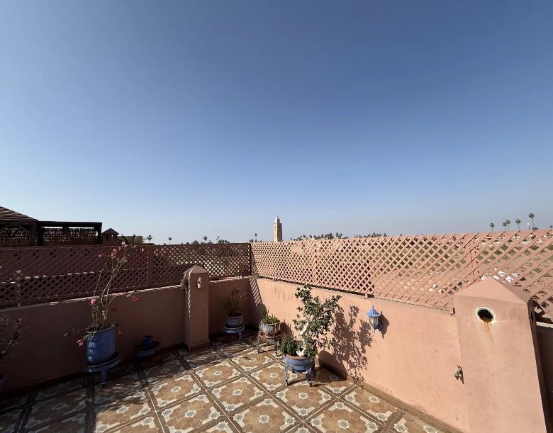 Riad 123m² Titré 5ch à rénover – Quartier Sidi Mimoun