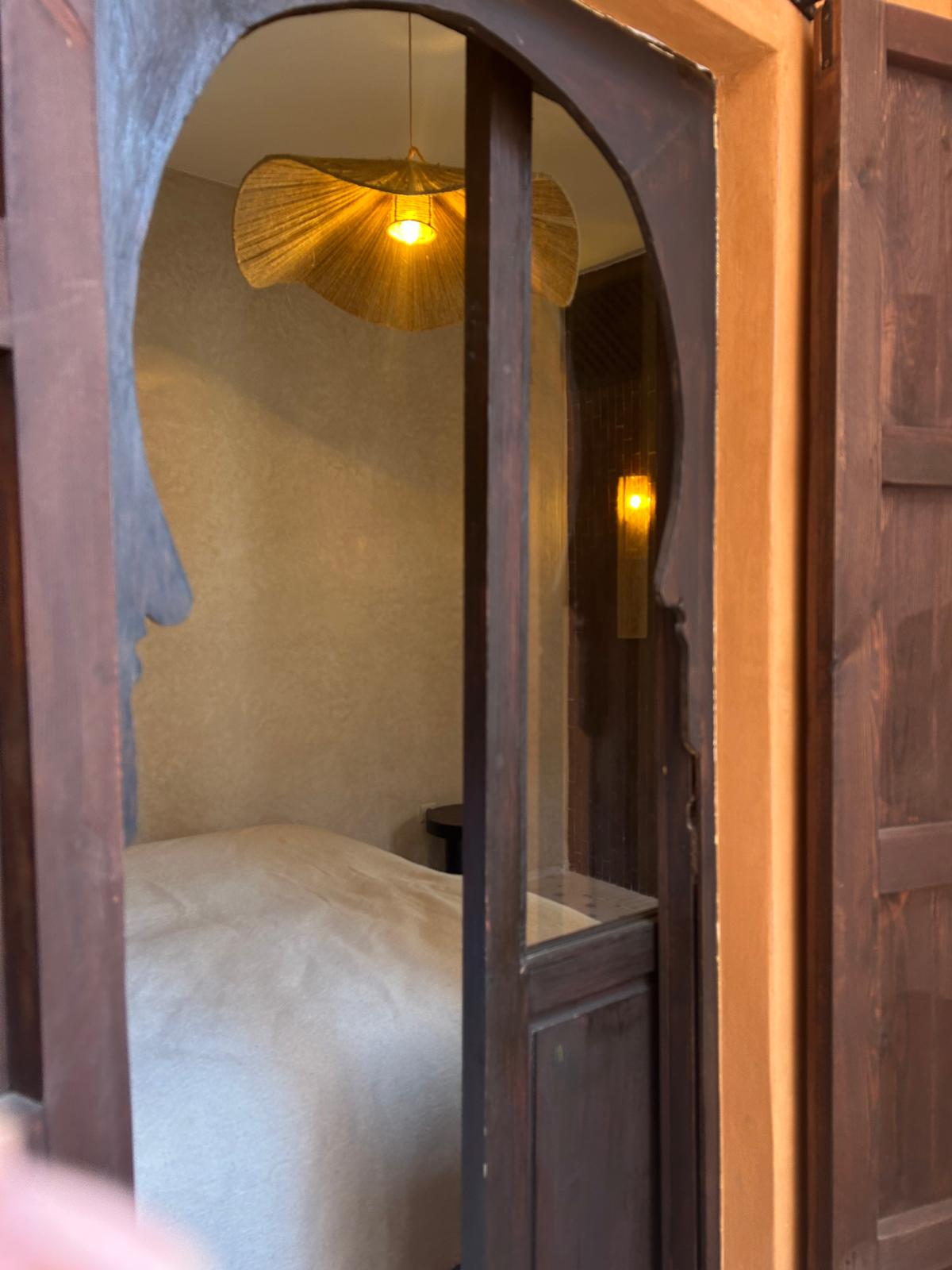 Riad titré de 160 m² au sol – Piscine chauffée – Quartier Laâgza, proche Riad Laarouss