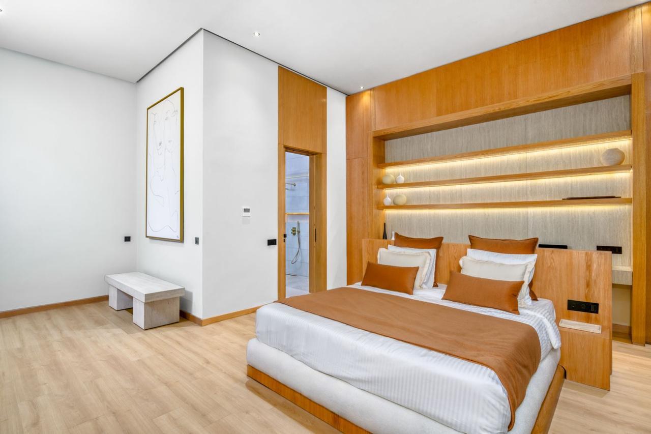 Villa luxueuse Meublée à Vendre – Route de Fès, Km 13