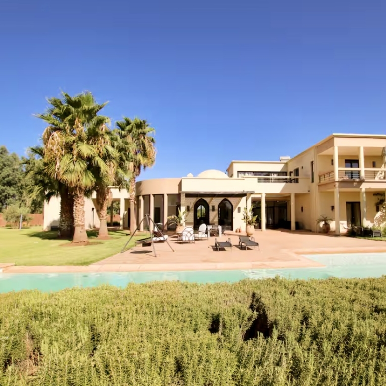 Très beau domaine de 12000 m2, villa 4 suites