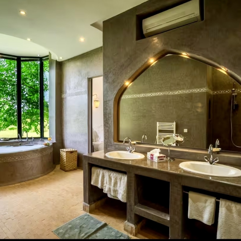 Très beau domaine de 12000 m2, villa 4 suites