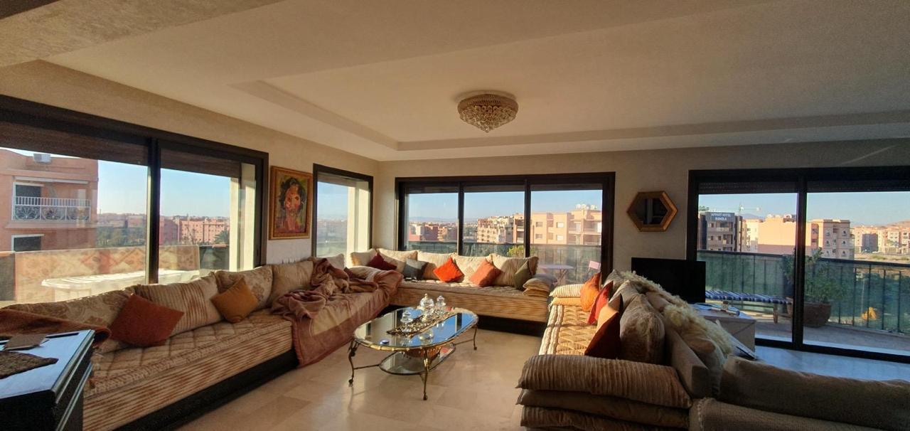 Vaste appartement 276m2 – Quartier Amoud