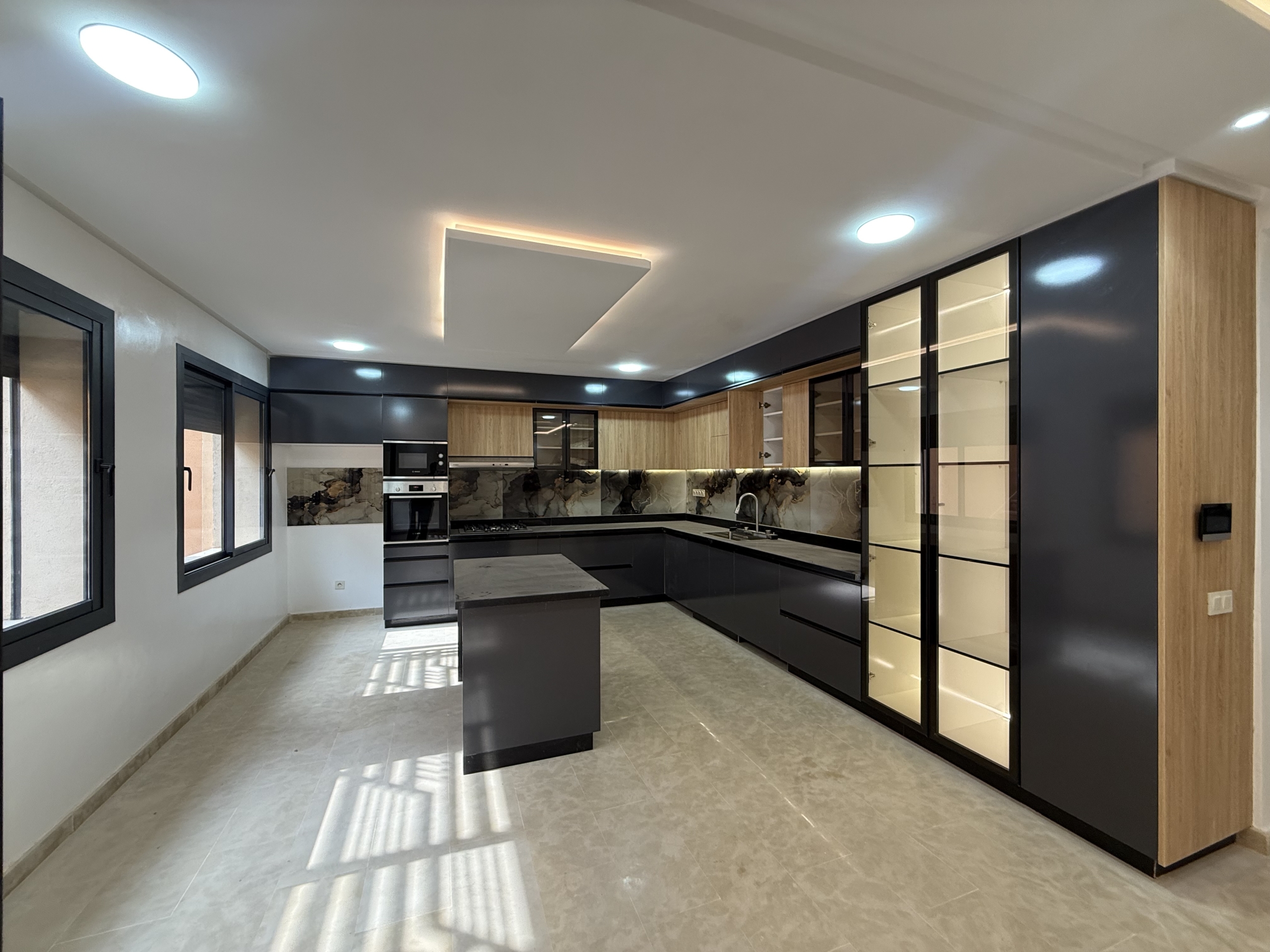 Villa contemporaine avec 4 suites & sous-sol – Akenza Villa
