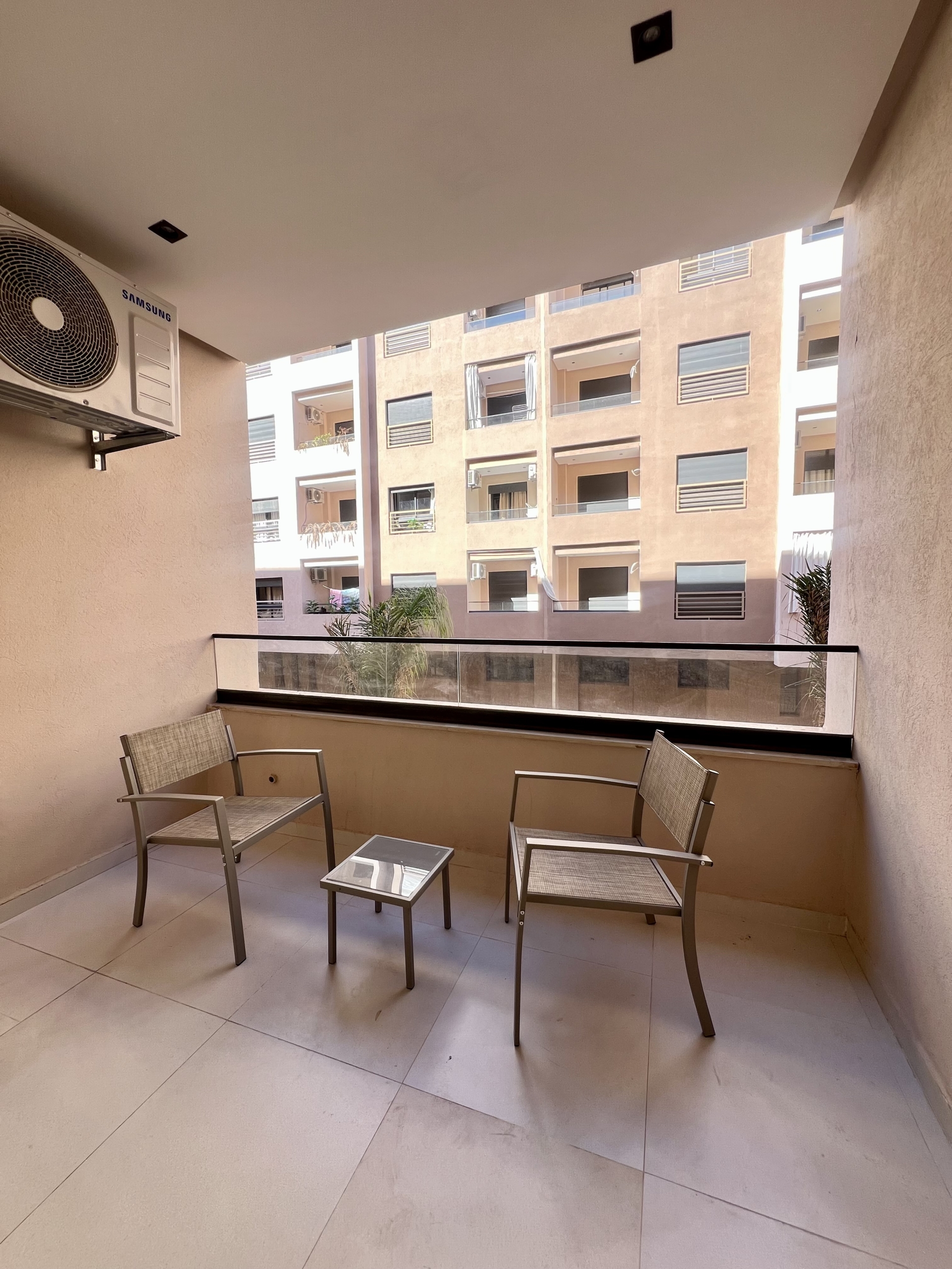 Très bel appartement, trois chambres neuf