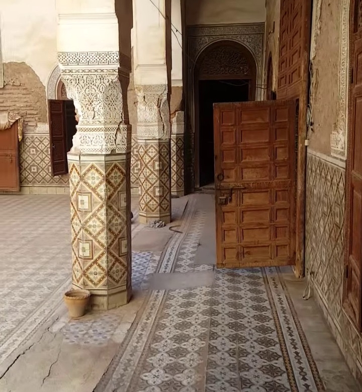 Riad 556m2 à rénover dans le quartier de Hart Essoura