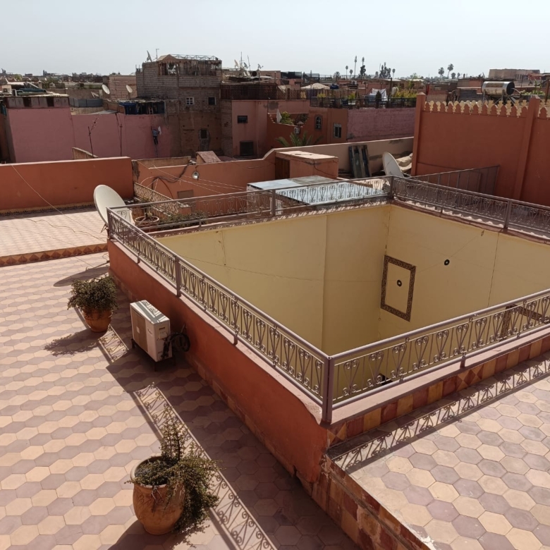 Riad 269m² Titré 13 suites – Quartier Kennaria