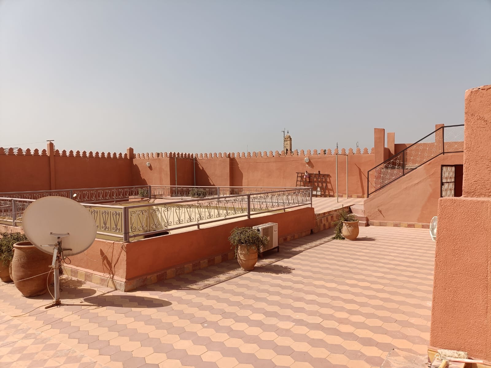 Riad 269m² Titré 13 suites – Quartier Kennaria