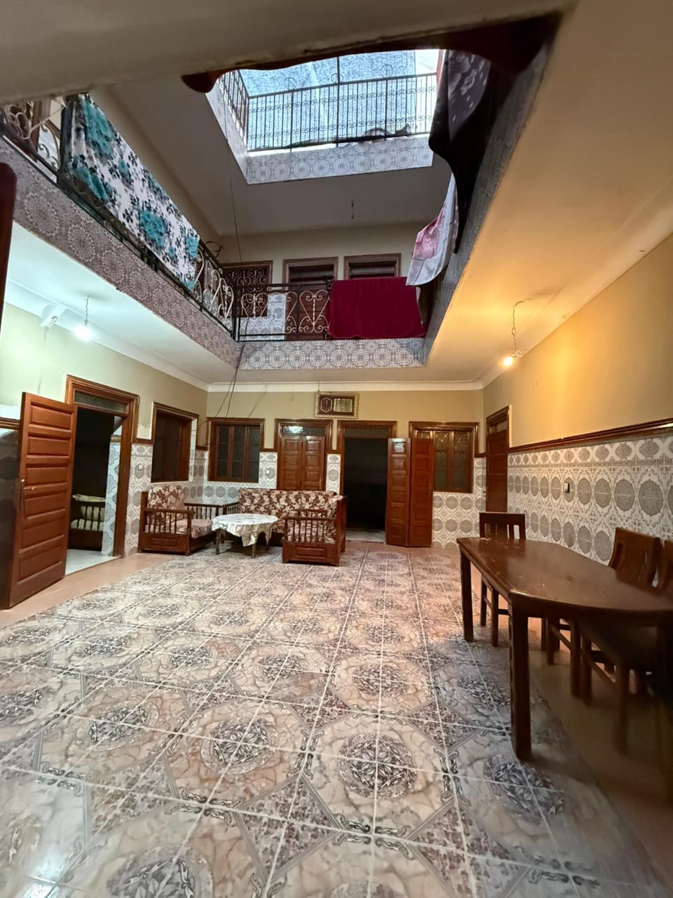Très bon potentiel pour ce Riad Melkia Propre 160m2 – Bab Doukkala